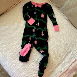 The Beaufort Bonnet Company Noelle’s night night holiday footie 6-12m